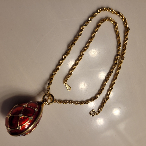 Egg Pendant Red & Gold Enameled Trellis  With Crystals On Gold-tone Rope Chain - Picture 12 of 16